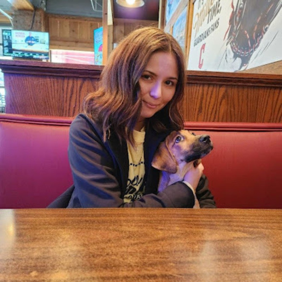 Meet your Posher, Alyssa - Picture 1 of 1